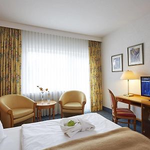 Zimmer mit Kingsize-Bett